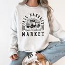 XXXL Ash Light Gray Fall Harvest Market Pumpkins Autumn Cozy Rustic Orchard Scene Graphic Art Sweatshirt