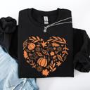 XXXL Black Fall Heart With Pumpkin Leaves And Autumn Charm Cozy Seasonal Art Print Theme Sweatshirt