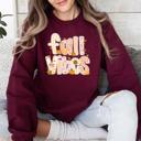 XXL Maroon Fall Vibes Halloween Pumpkin Autumn Floral Pattern Sunflower Motifs Cozy Seasonal Collection Sweatshirt