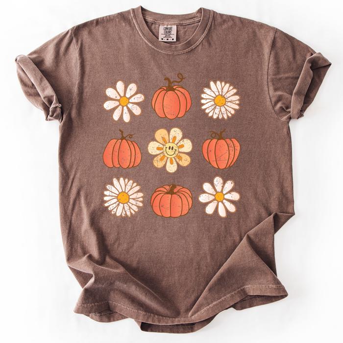 Flowers and Pumpkins Minimalist Autumn Fall Halloween Floral Brushstroke Motif Comfort Colors Tee