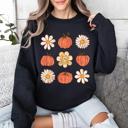 XXXL Black Flowers And Pumpkins Minimalist Autumn Fall Halloween Seasonal Floral Print Sweatshirt
