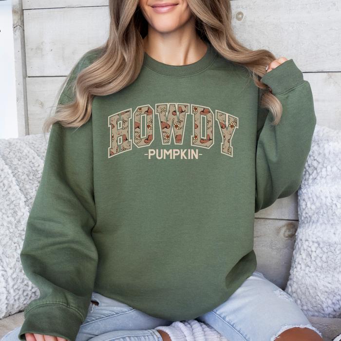 Howdy Pumpkin Varsity Collegiate Autumn Graphic Cozy Vintage For Everyday Layering Comfort Sweatshirt