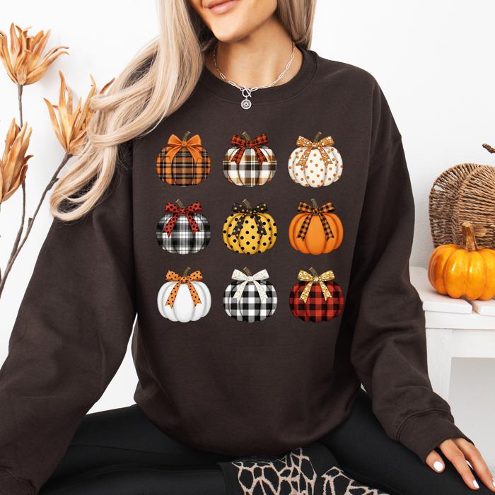 Patterned Pumpkins Halloween Harvest Pattern Cozy Vintage Autumn Night Sweatshirt