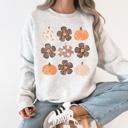 XL Ash Light Gray Retro Halloween Floral Pumpkin Pattern Sweatshirt For Cozy Autumn Layering Wardrobe Essential