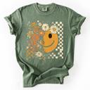XXXL Moss Dark Green Mama Leopard Pumpkin Pattern Watercolor Bouquet Retro Smiley Halloween Autumn Flowers Comfort Colors Tee