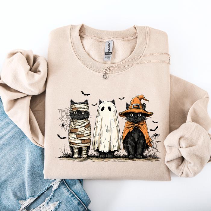 Halloween Black Cats Boo Ghost Cats Retro Gothic Autumn Cat Mama Sweatshirt