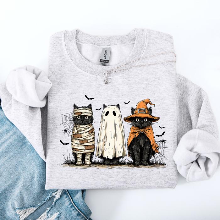 Halloween Black Cats Boo Ghost Cats Retro Gothic Autumn Cat Mama Sweatshirt