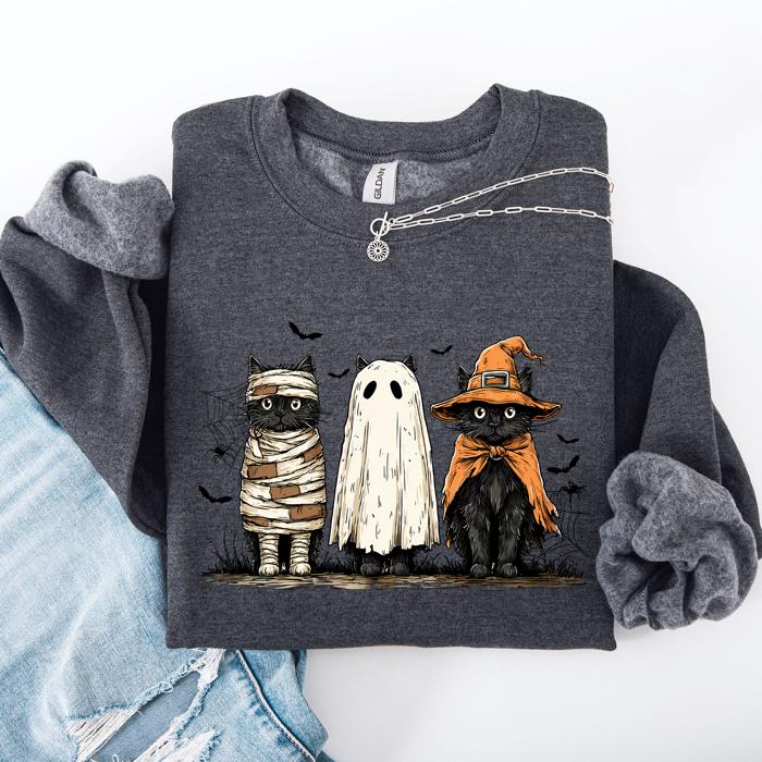 Halloween Black Cats Boo Ghost Cats Retro Gothic Autumn Cat Mama Sweatshirt