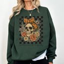 XXL Forest Green Tis The Season Skull Halloween Ghost Checkered Retro Vintage Spooky Graphic Sweatshirt