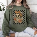 XL Military Green Tis The Season Skull Halloween Ghost Checkered Retro Vintage Spooky Graphic Sweatshirt