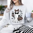 XXXL Ash Light Gray Fancy Boujee Ghost Halloween Bow Coquette Western Vintage Pumpkin Retro Spooky Graphic Sweatshirt