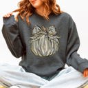 Camo Pumpkin Autumn Hunting Season Vintage Camouflage Print Graphic Cozy Sweatshirt