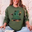 XXXL Military Green Christmas Tree Naughty Cats Santa Retro Holiday Cheer Design Graphic Vintage Sweatshirt