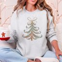 XL Ash Light Gray Christmas Tree Santa Vintage Elegant Ribbon And Bows Holiday Classic Cozy Sweatshirt