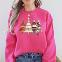 XL Crunchberry Bright Pink Christmas Trees, Faux Quilt, Santa Festive Holiday Scene Vintage Cozy Winter Sweatshirt