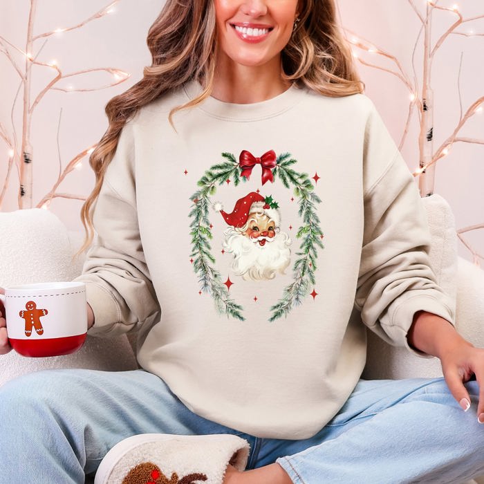 Retro Santa Christmas Vintage Festive Nostalgic Holiday Cheer Old Fashioned Christmas Charm Classic Seasonal Sweatshirt