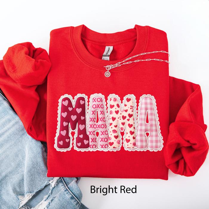 Adorable Mama Valentine's Day Hearts Patterned Retro Style Cozy Fleece Sweatshirt