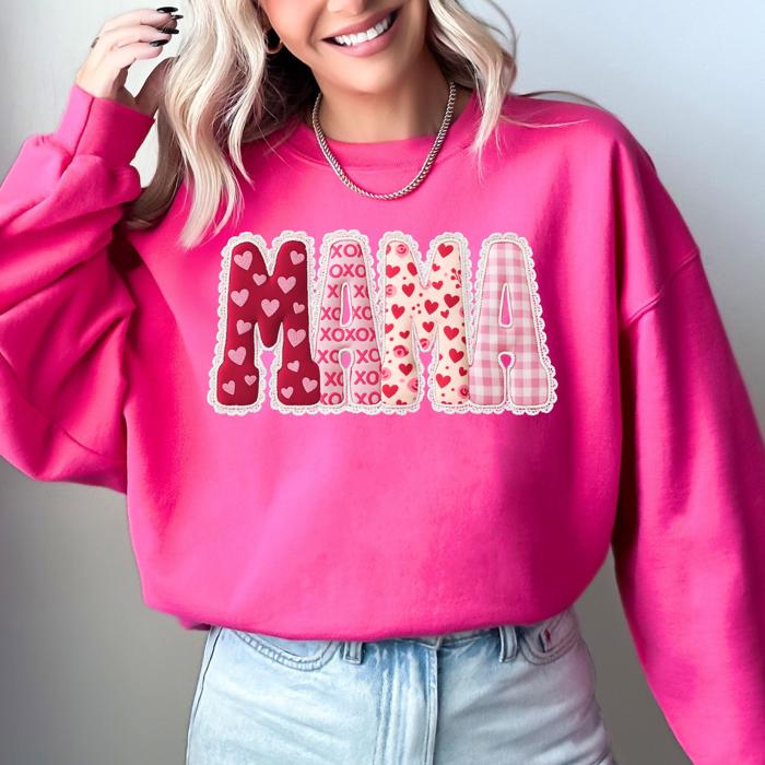 Adorable Mama Valentine's Day Hearts Patterned Retro Style Cozy Fleece Sweatshirt