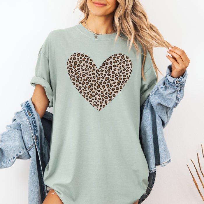 Classic Leopard Print Valentine's Day Heart Love Retro Design Comfort Colors Tee