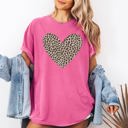 Large Crunchberry Pink Classic Leopard Print Valentine's Day Heart Love Retro Design Comfort Colors Tee