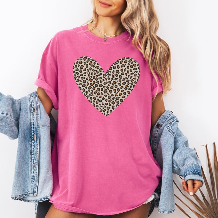 Classic Leopard Print Valentine's Day Heart Love Retro Design Comfort Colors Tee