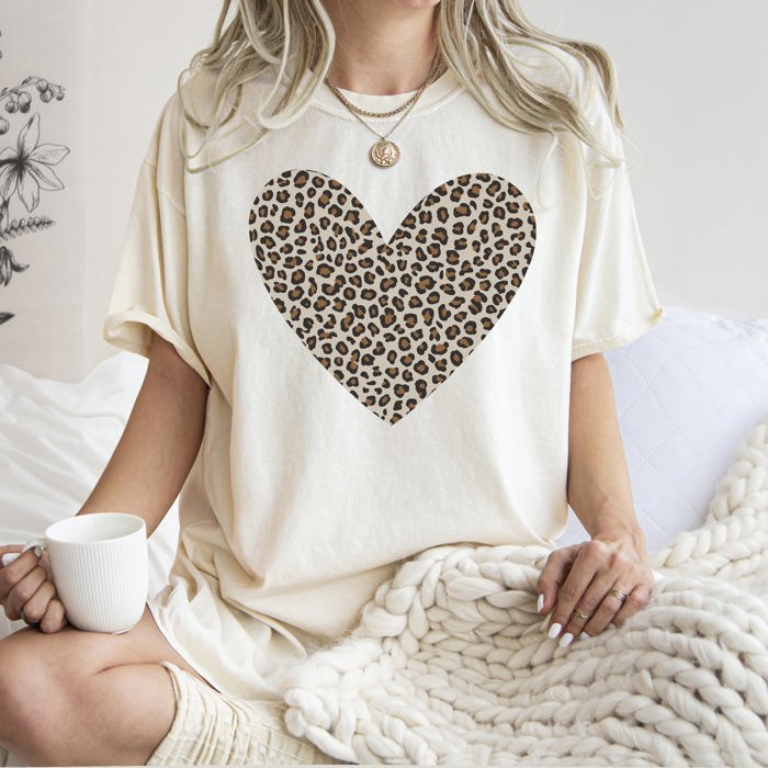 Classic Leopard Print Valentine's Day Heart Love Retro Design Comfort Colors Tee