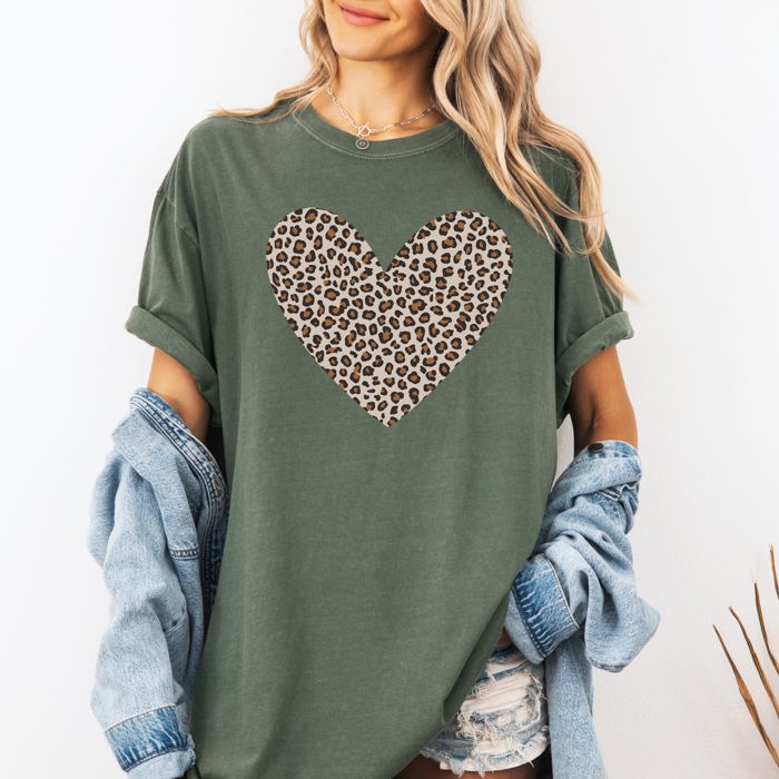 Classic Leopard Print Valentine's Day Heart Love Retro Design Comfort Colors Tee