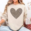  Classic Leopard Print Valentine's Day Heart Love Retro Soft Cozy Vintage Sweatshirt
