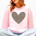  Classic Leopard Print Valentine's Day Heart Love Retro Soft Cozy Vintage Sweatshirt