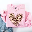  Leopard Print Heart Love Valentine's Day Retro Vintage Cozy Warm Fleece Graphic Sweatshirt