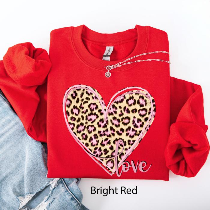 Leopard Print Heart Love Valentine's Day Retro Vintage Cozy Warm Fleece Graphic Sweatshirt