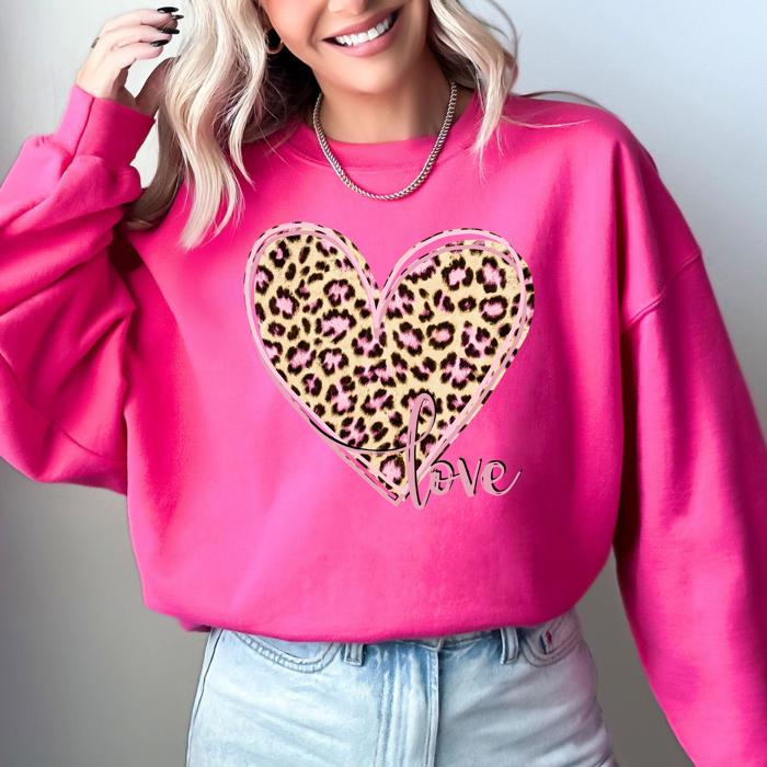 Leopard Print Heart Love Valentine's Day Retro Vintage Cozy Warm Fleece Graphic Sweatshirt