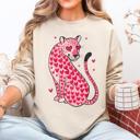XXXL Sand Leopard Heart Shaped Spots Valentine's Day Love Vintage Inspired Cozy Festive Graphic Elements Sweatshirt