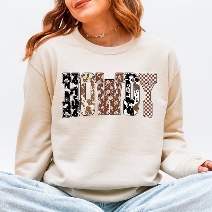 Howdy, Cowboy Print Desert Cow Cactus Western Country Sagebrush Sunset Western Heritage Lifestyle Sweatshirt