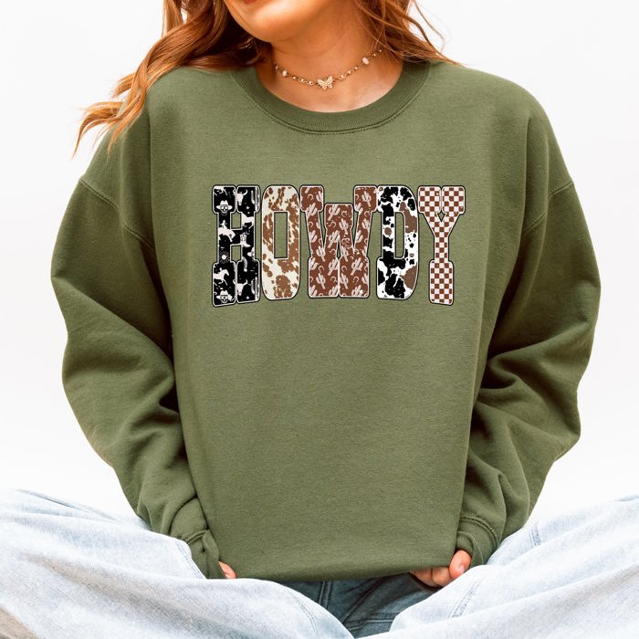 Howdy, Cowboy Print Desert Cow Cactus Western Country Sagebrush Sunset Western Heritage Lifestyle Sweatshirt