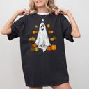 Medium Black Ghost And Pumpkins Halloween Skeleton Ghost Funny Witch Aesthetic Meme Spooky Costume Comfort Colors Tee