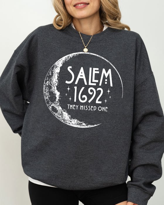 Salem 1692 Skeleton Funny Spooky Witch Aesthetic Halloween Meme Costume Sweatshirt