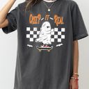 Medium Pepper Dark Gray Creep It Real Ghost Skeleton Spooky Witch Halloween Costume T Shirt Comfort Colors Tee