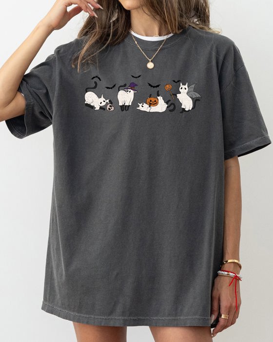 Mini Ghost Cats Farm Witch Skull Funny Spooky Aesthetic Meme Halloween Costume Comfort Colors Tee