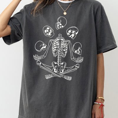 Juggling Skeleton Ghost Farm Witch Skull Spooky Costume Meme Vintage Comfort Colors Tee