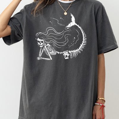 Mermaid Skeleton Ghost Witch Skull Meme Halloween Spooky Aesthetic Comfort Colors Tee