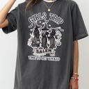 XXXL Pepper Dark Gray Girls Trip Salem Skeleton Witch Skull Spooky Halloween Costume Meme Comfort Colors Tee