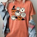  Retro Spooky Faces Halloween Skeleton Witch Skull Meme Aesthetic Comfort Colors Tee