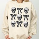 XXL Sand Bows and Skulls Skeleton Ghost Western Witch Meme Halloween Aesthetic Sweatshirt