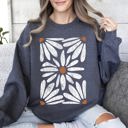Small Dark Gray Heather Boho Daisy Floral Bohemian Garden Print Soft Cotton-Polyester Premium Comfort Sweatshirt