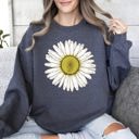 Large Dark Gray Heather Retro Daisy Print, Vintage Flowers Floral Pattern Nostalgia Edition Collection Sweatshirt