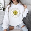 XXL White Retro Daisy Print, Vintage Flowers Floral Pattern Nostalgia Edition Collection Sweatshirt