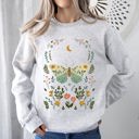 XXXL Ash Light Gray Twilight Flora and Fauna, Moon, Moth, and Flower Nature Scene Graphic Design Sweatshirt