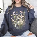  Pressed Flower Bouquet Botanical Artwork Floral Print Vintage Inspired Nature Illustration Sweatshirt