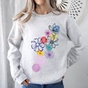 XL Ash Light Gray Floral Outlines With Leaves And Flowers In Colorful Graphic Design For Everyday Wear Sweatshirt